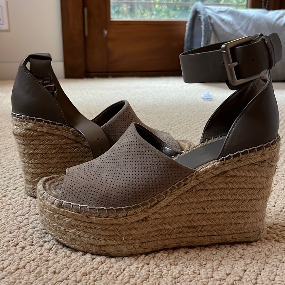 Marc Fisher Wedge heels